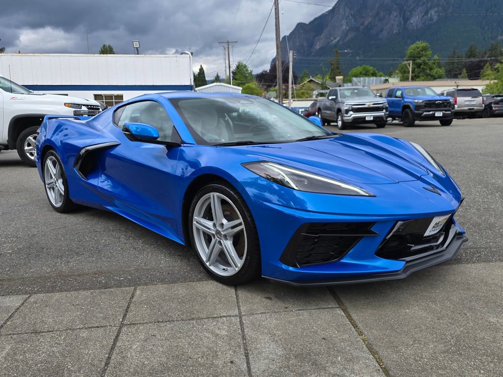 Used 2024 Chevrolet Corvette Stingray Premium Cpe w/ Z51 Performance Package RWD image 3