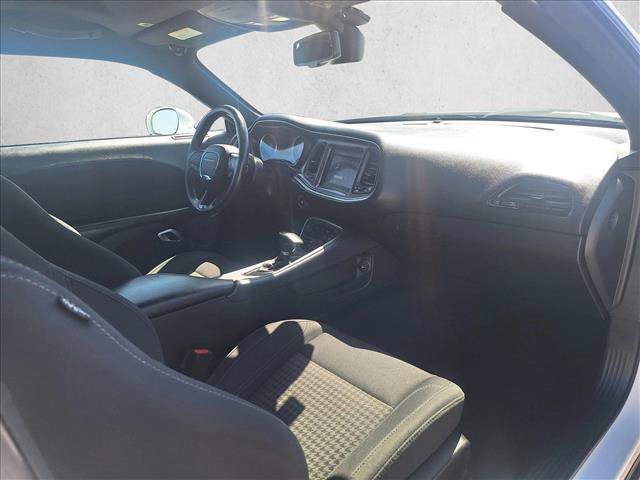 Used 2018 Dodge Challenger SXT RWD image 16