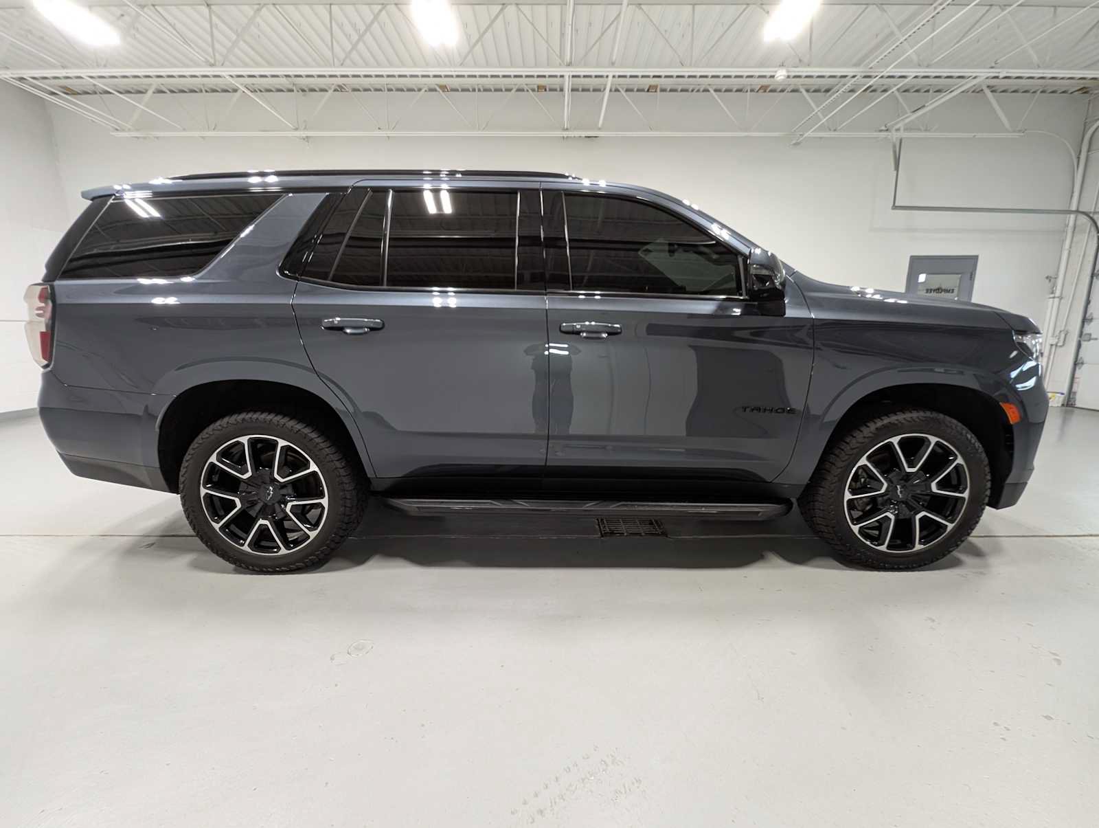 Certified 2021 Chevrolet Tahoe RST w/ Luxury Package AWD/4WD image 7