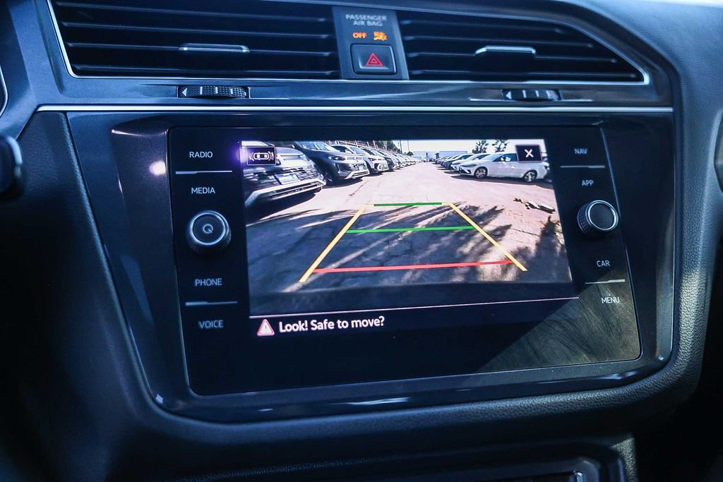 Used 2021 Volkswagen Tiguan SEL image 32