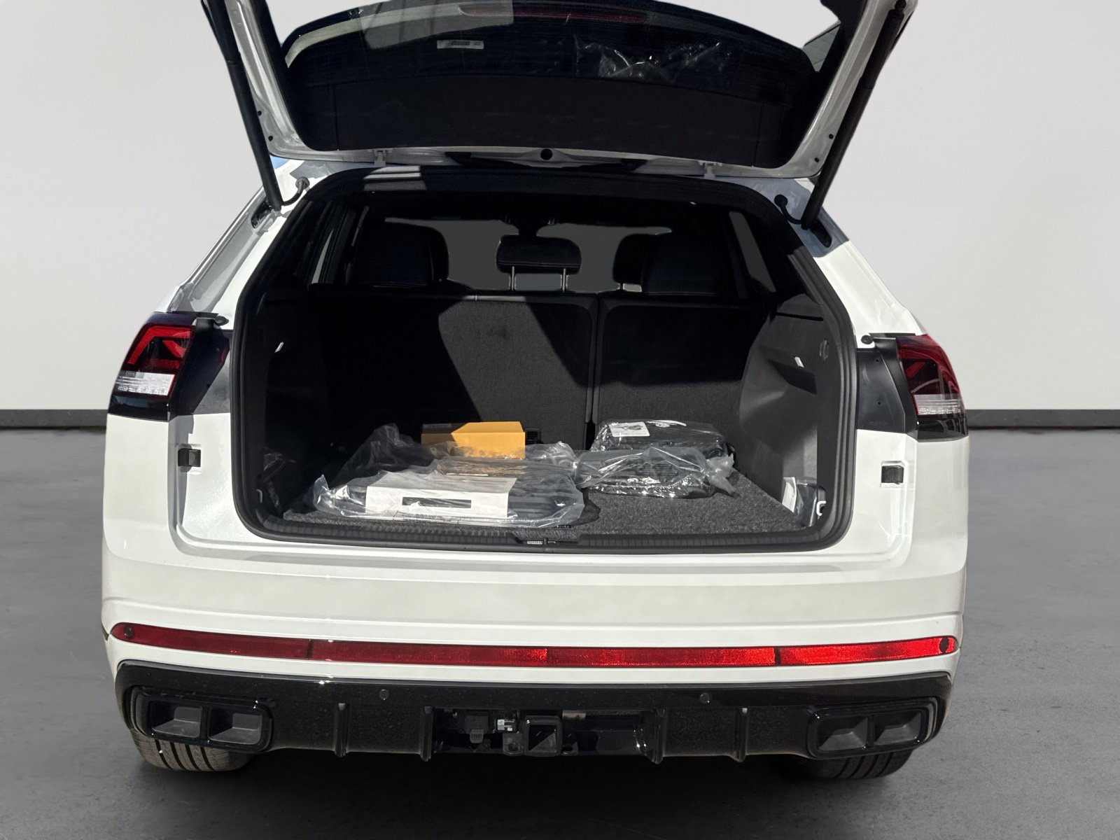 New 2026 Volkswagen Atlas Cross Sport SEL R-Line image 7