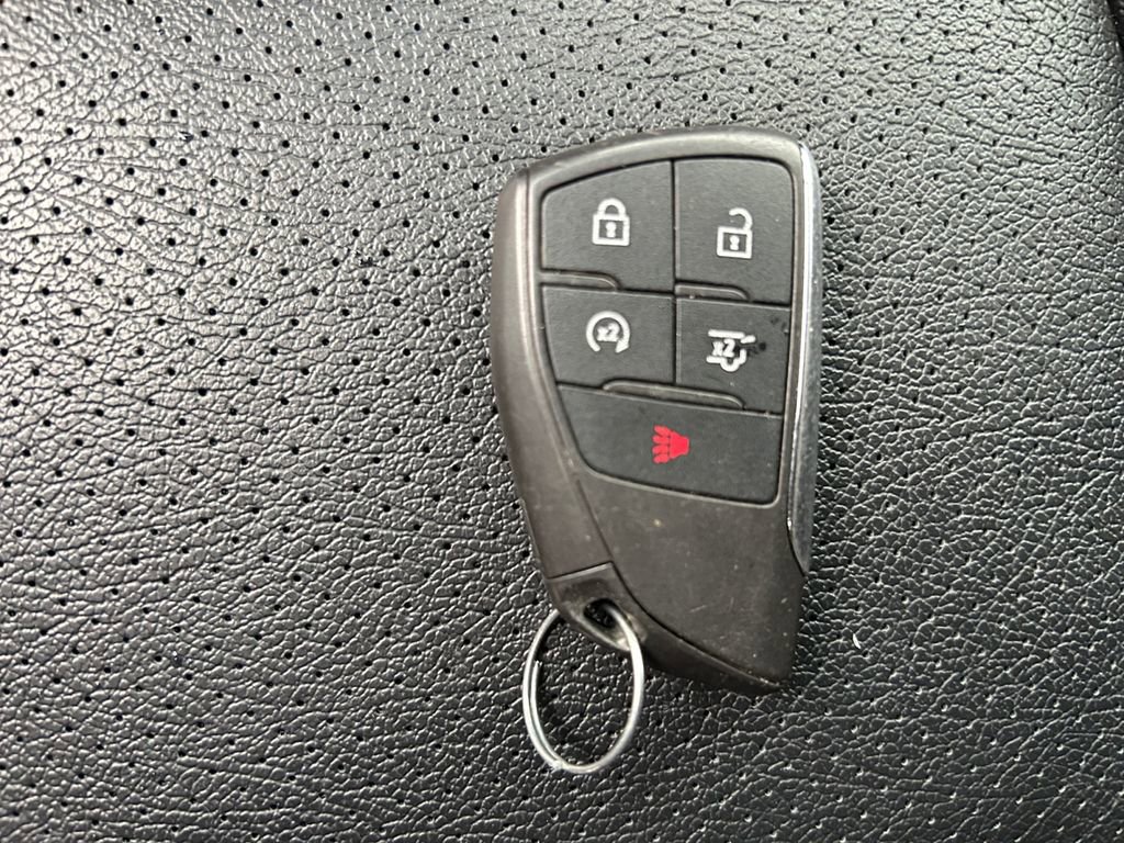 Used 2022 GMC Yukon XL SLE image 33