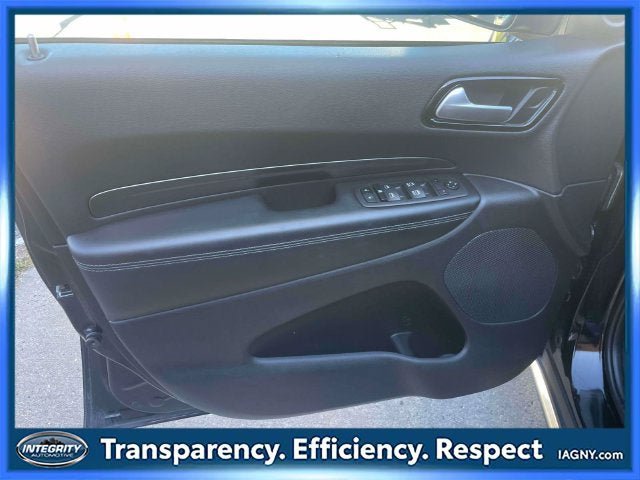 Used 2023 Dodge Durango SXT AWD/4WD image 16