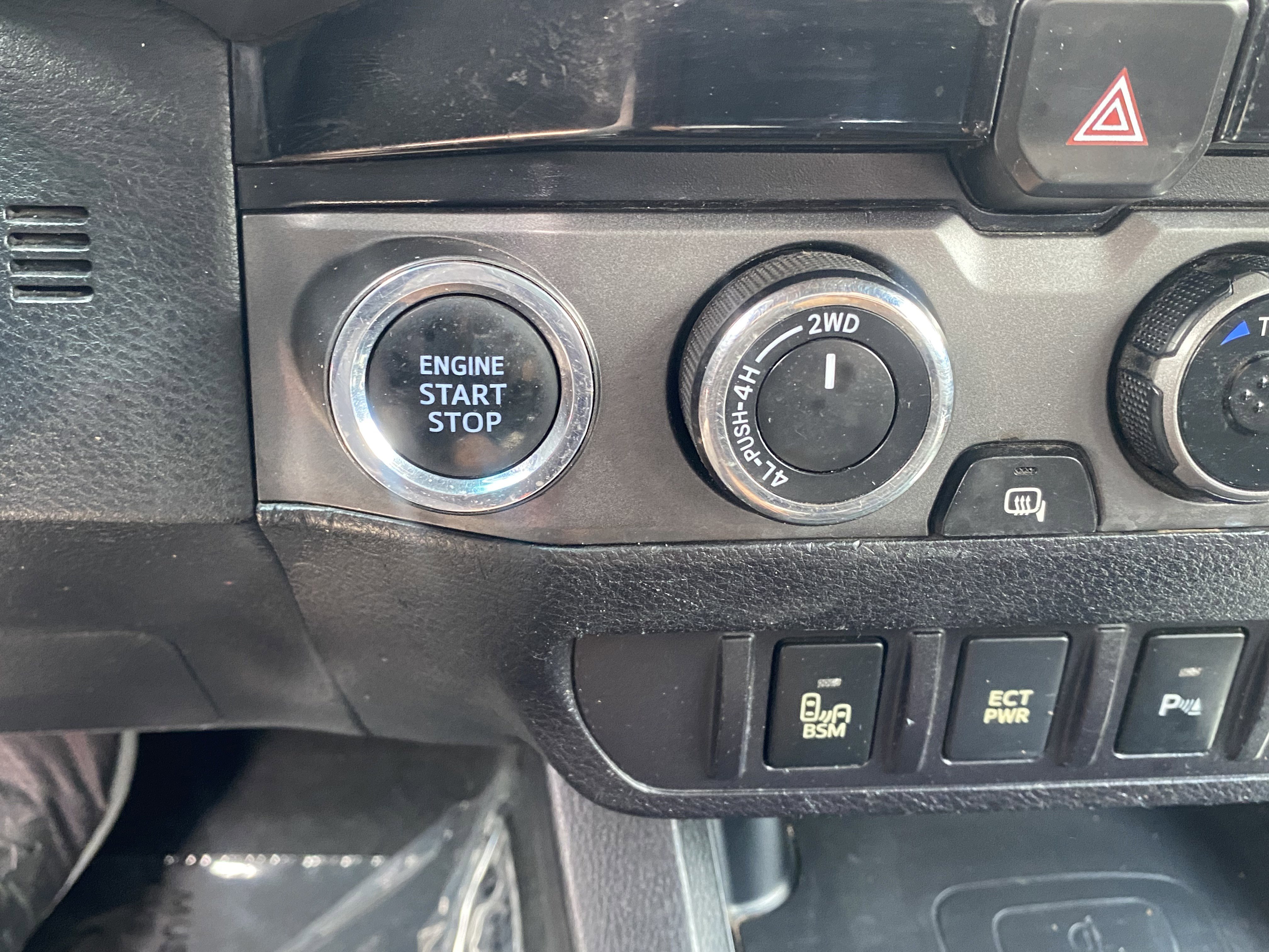 Used 2017 Toyota Tacoma TRD Off-Road AWD/4WD image 23