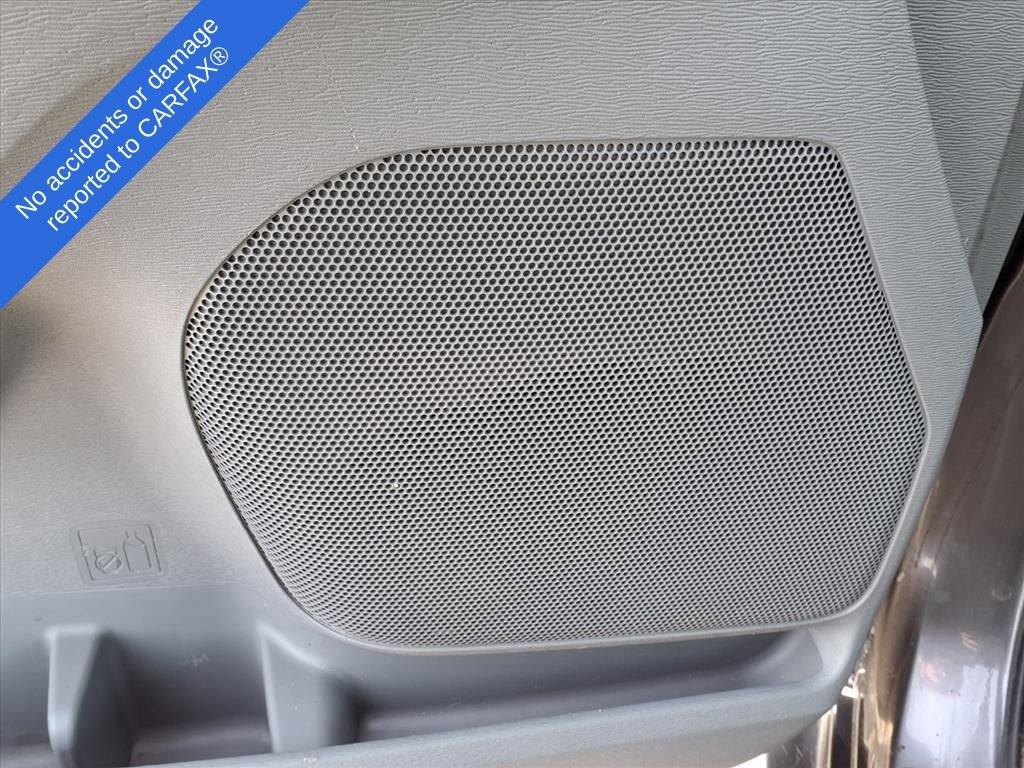 Used 2014 Toyota Sienna L image 17