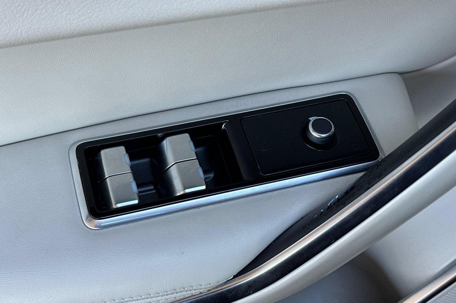 Used 2022 Jaguar F-PACE S AWD/4WD image 13