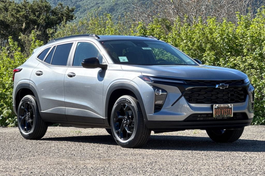 New 2026 Chevrolet Trax LT w/ Sunroof Package image 2