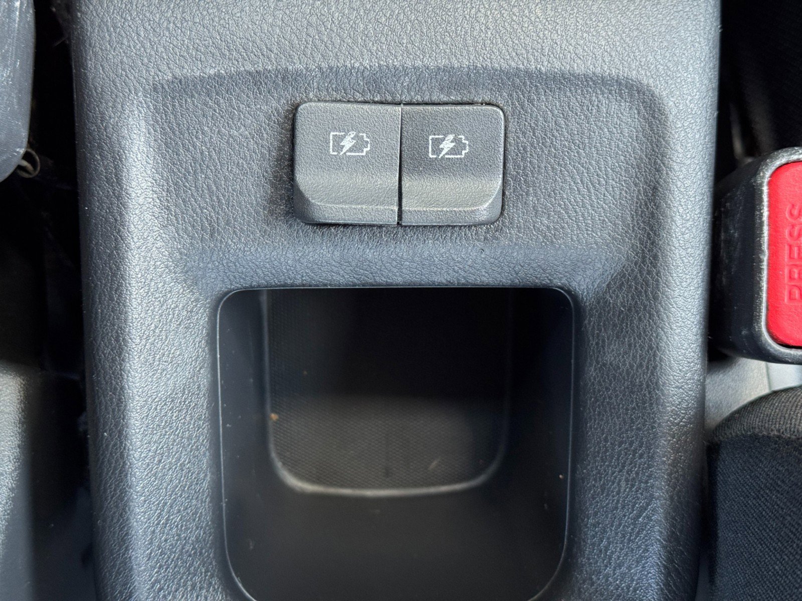 Used 2020 Nissan Versa S FWD image 29