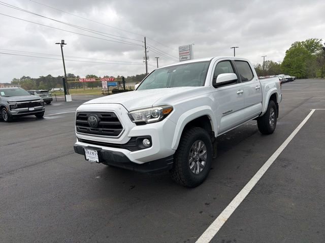 Used 2018 Toyota Tacoma SR5 RWD image 3