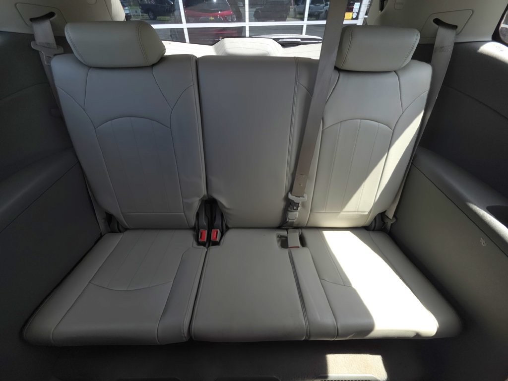 Used 2014 Chevrolet Traverse LTZ FWD image 20