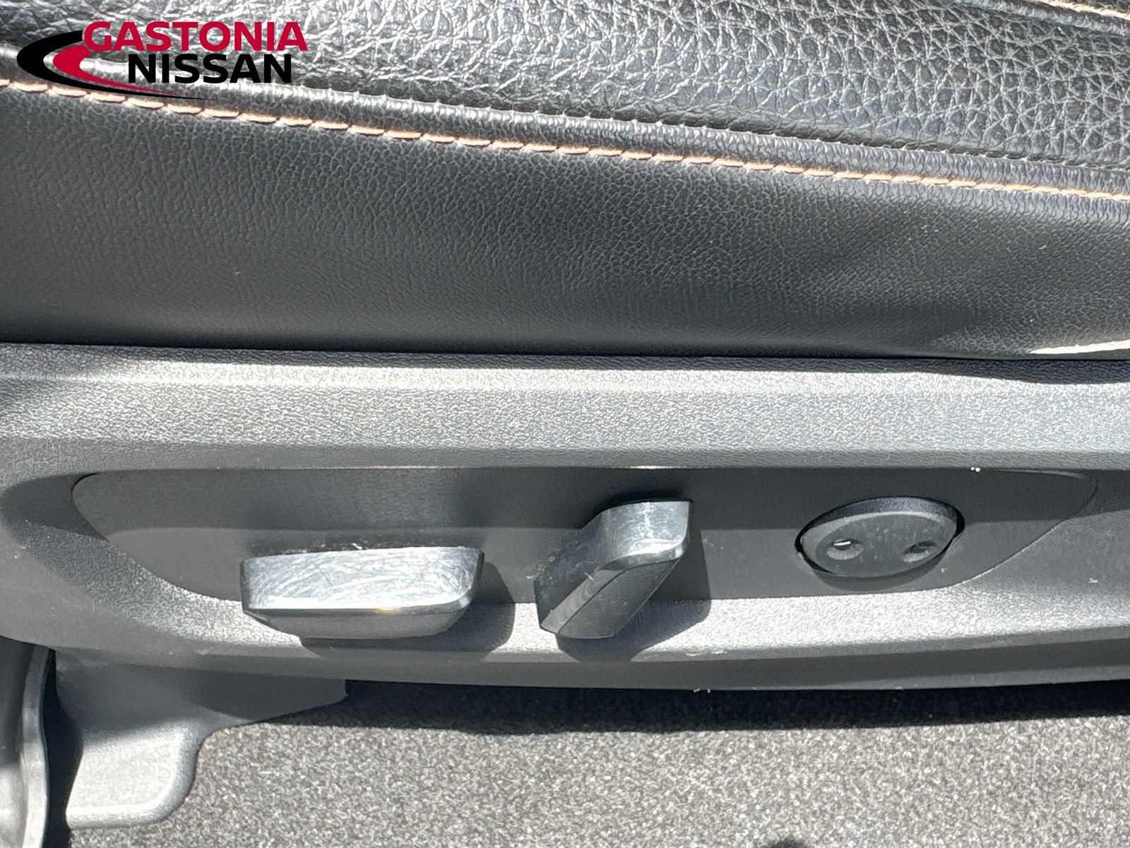 Used 2024 Nissan Pathfinder Rock Creek AWD/4WD image 25