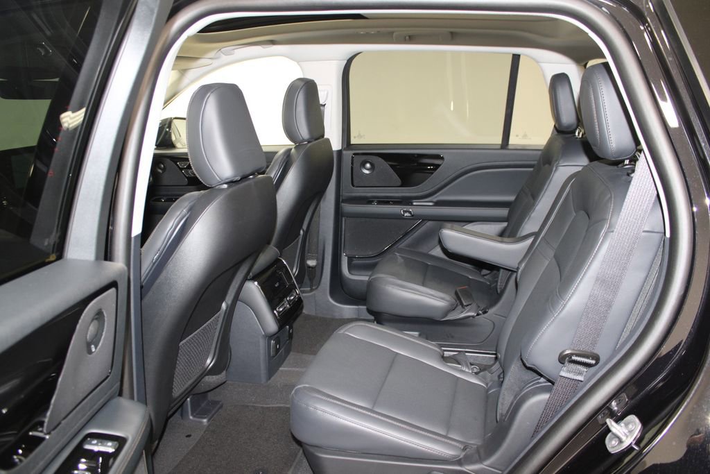 New 2026 Lincoln Aviator 2WD image 25
