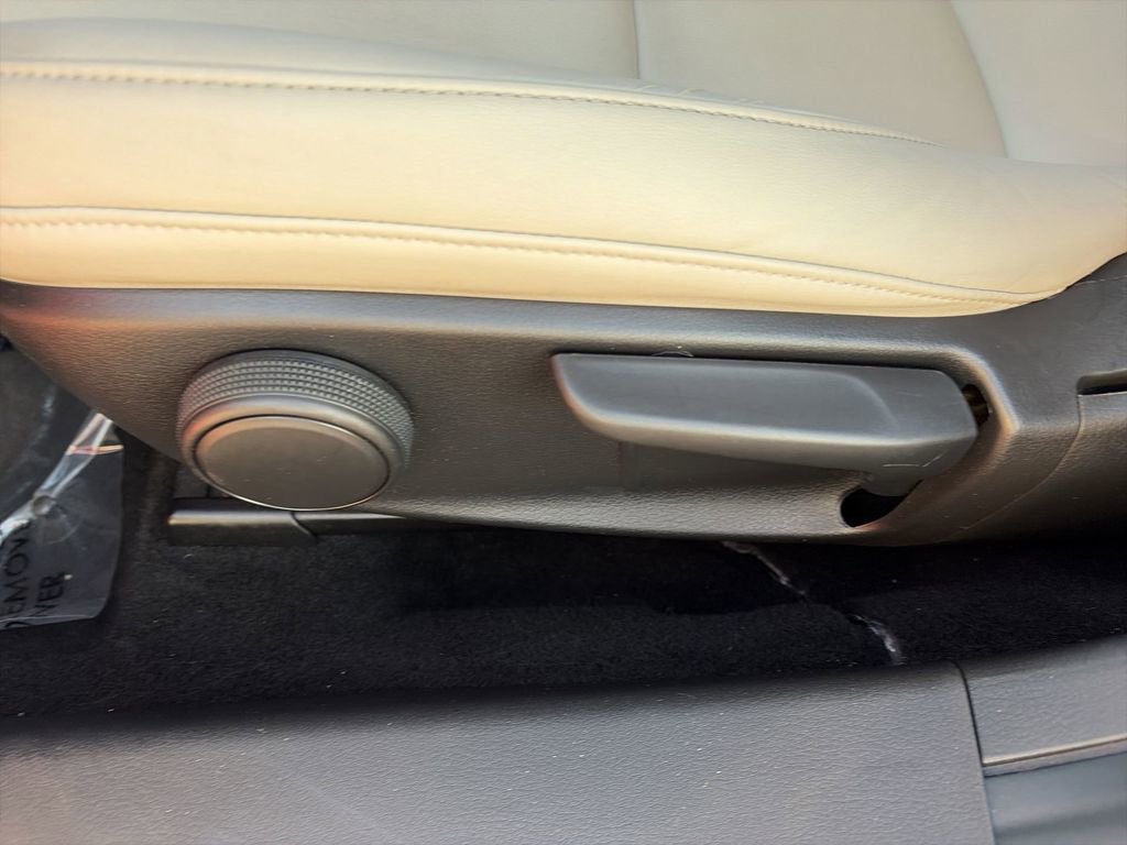 Used 2019 MAZDA MAZDA3 AWD Hatchback image 7