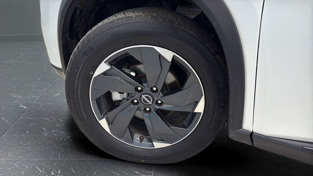 Used 2024 Nissan Rogue SV AWD/4WD image 32