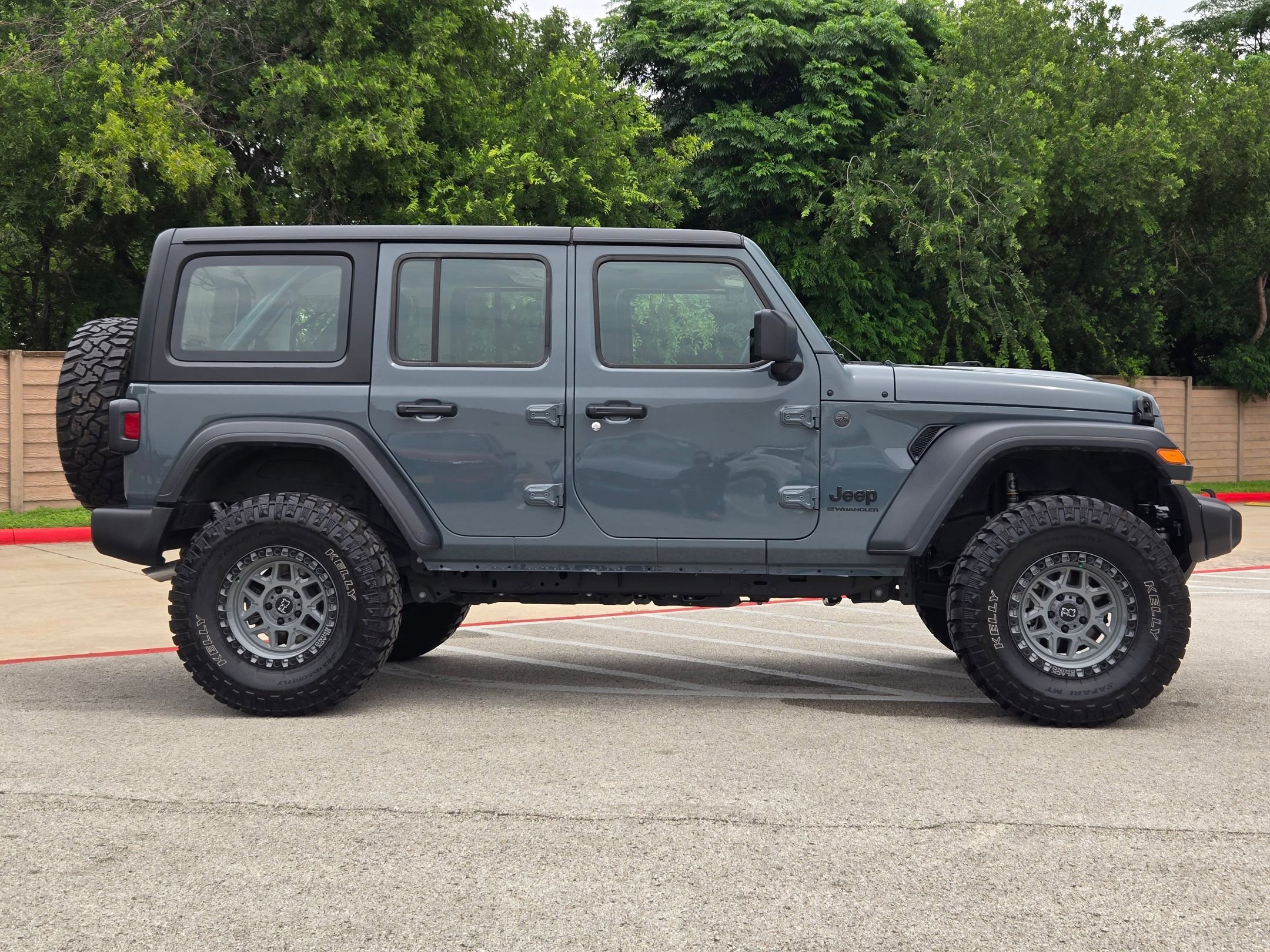 Used 2026 Jeep Wrangler Unlimited Sport AWD/4WD video 2