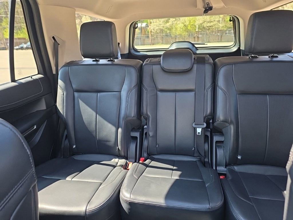 Used 2023 Ford Expedition XLT image 21