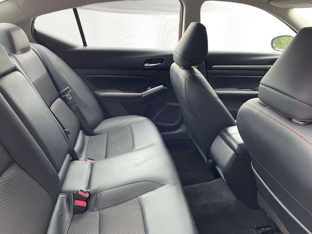 Used 2024 Nissan Altima 2.5 SR AWD/4WD image 12