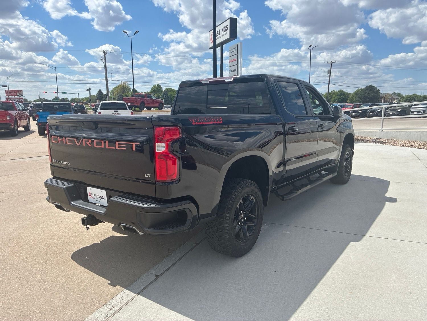 Used 2021 Chevrolet Silverado 1500 LT Trail Boss w/ Convenience Package II AWD/4WD image 6