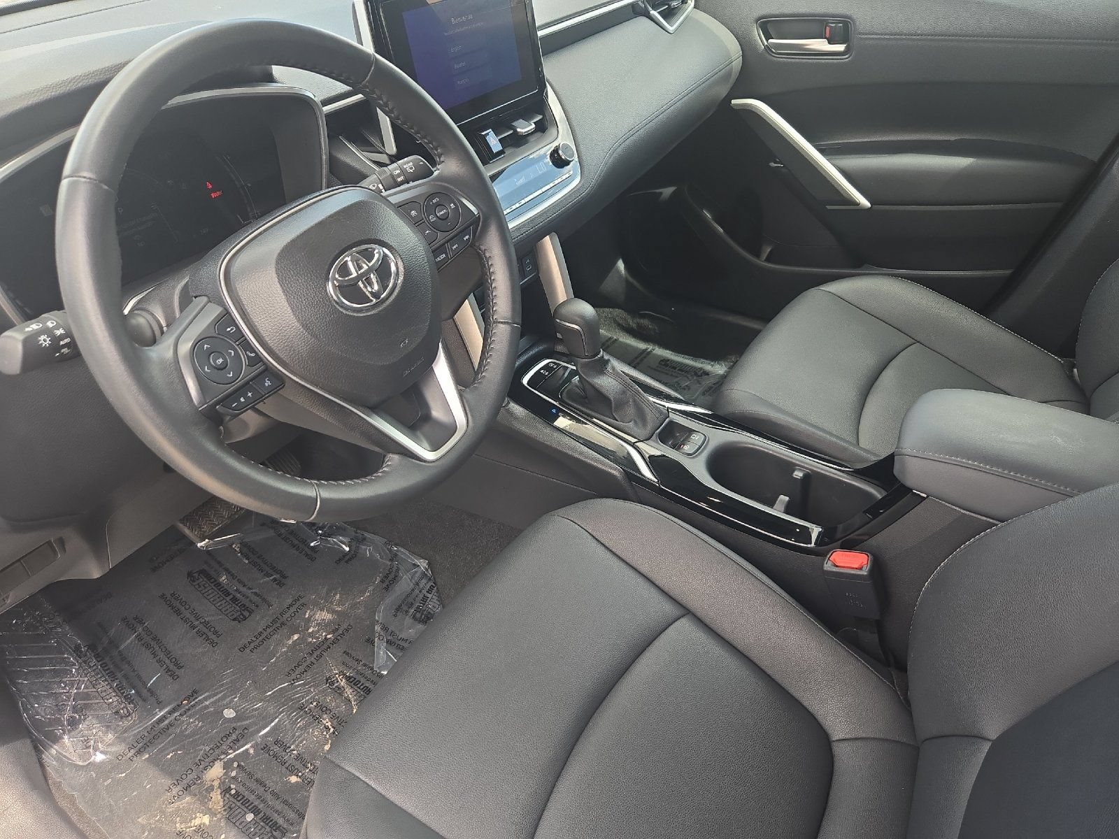 Certified 2025 Toyota Corolla Cross XLE FWD image 9