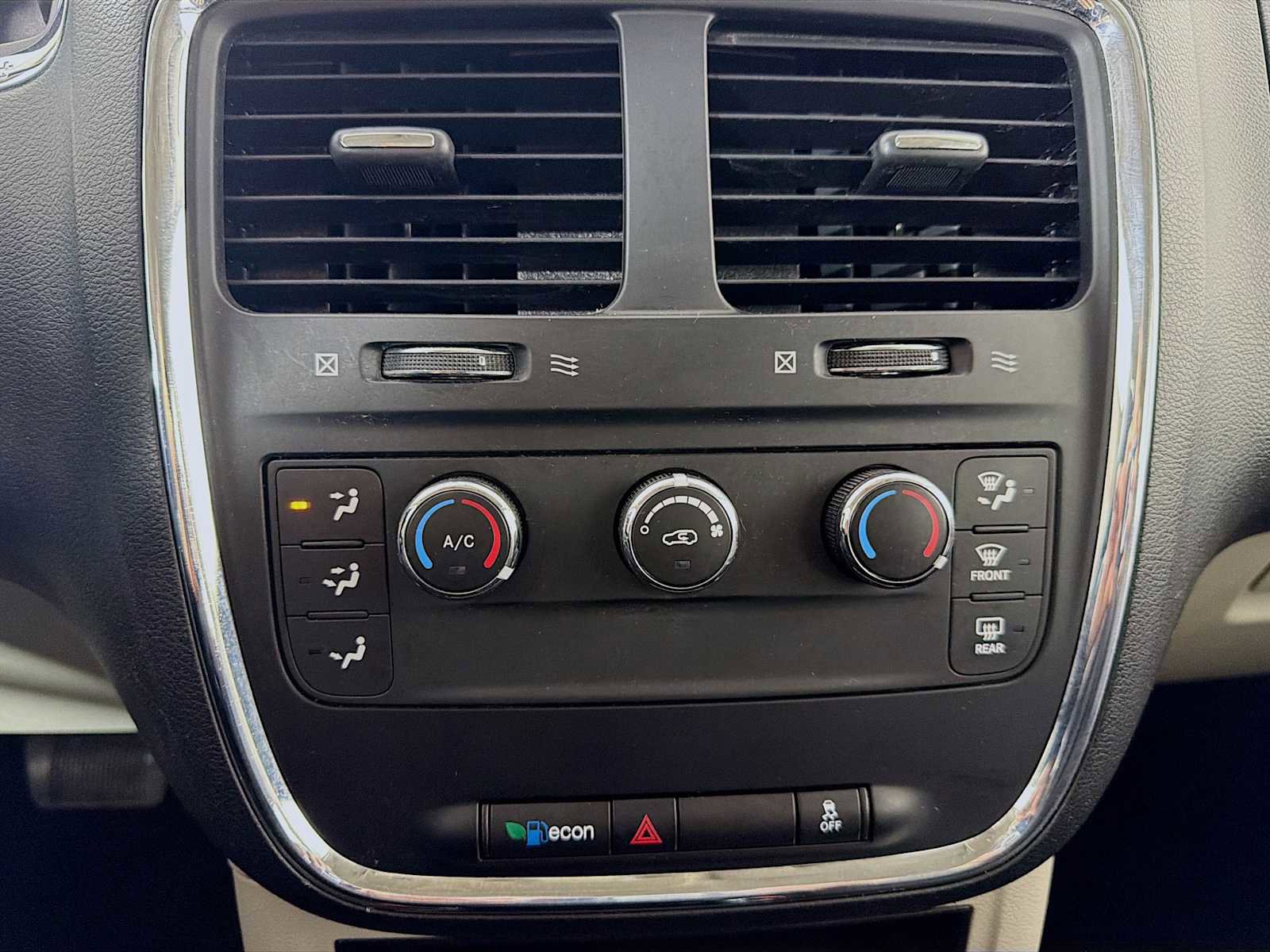 Used 2014 Dodge Grand Caravan American Value Package image 12