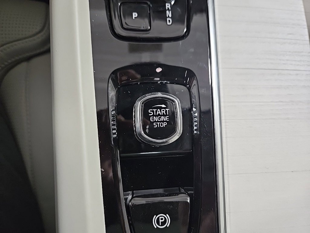 New 2026 Volvo XC60 T8 Ultra w/ Protection Package Premier image 13