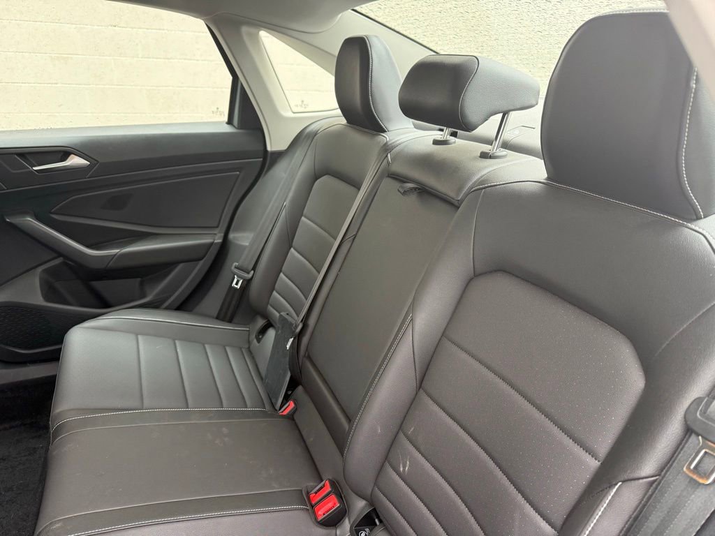 Used 2024 Volkswagen Jetta SE w/ Panoramic Sunroof Package image 24