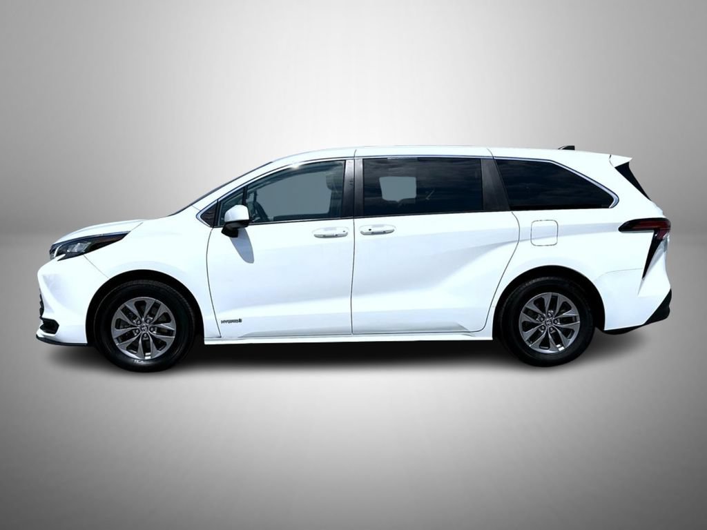 Used 2021 Toyota Sienna LE FWD image 8