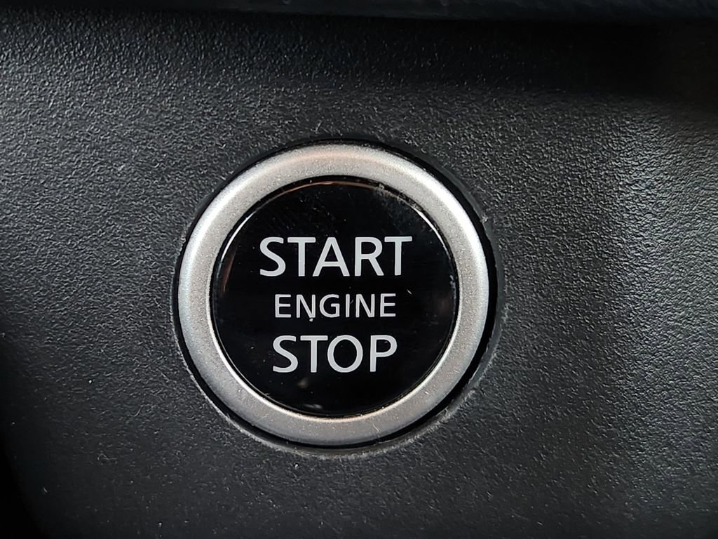 Used 2023 Nissan Rogue SV image 21