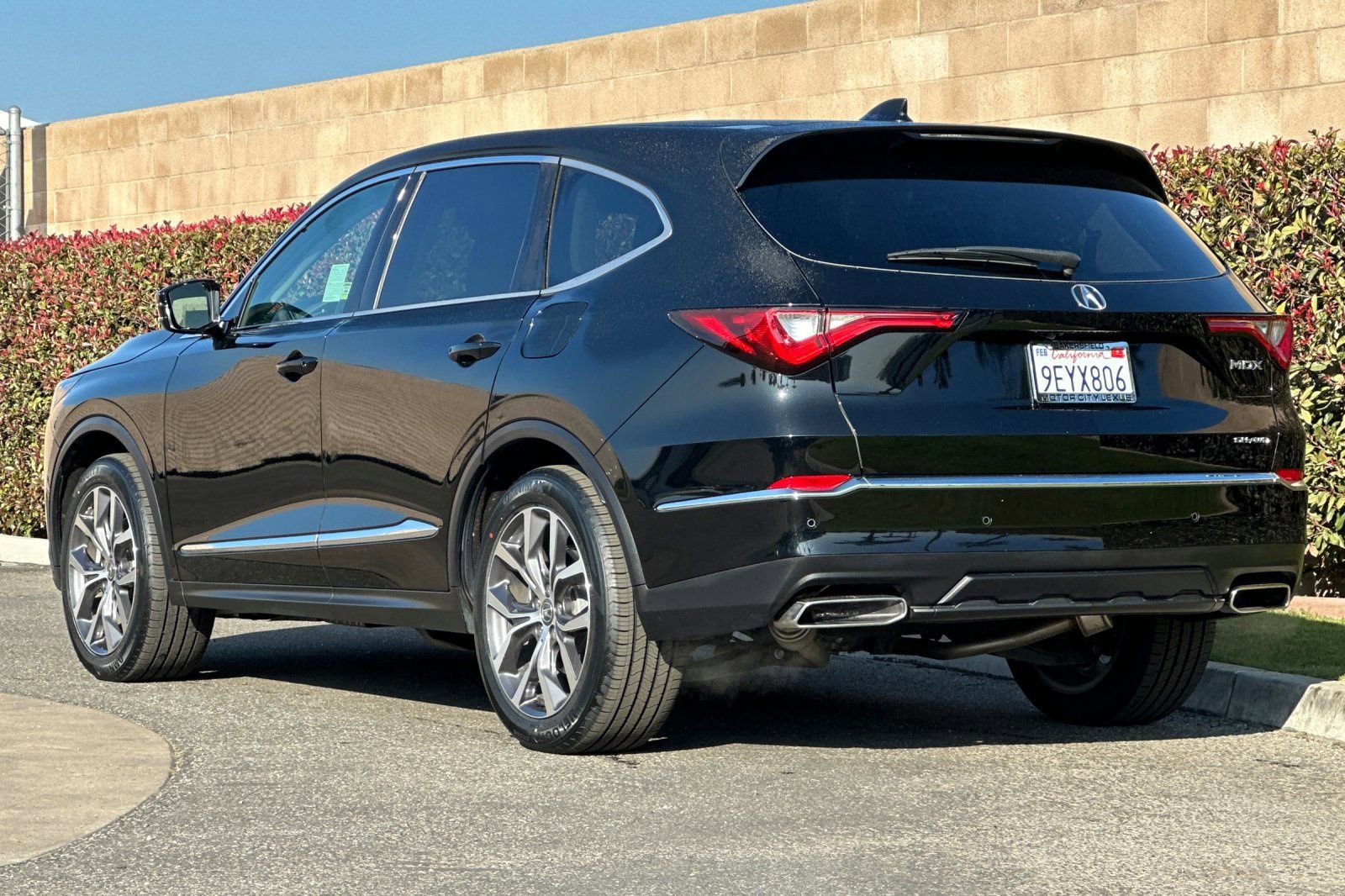 Used 2023 Acura MDX SH-AWD w/ Technology Package image 6