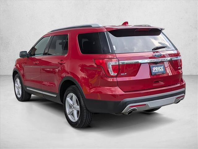 Used 2017 Ford Explorer XLT w/ Equipment Group 202A AWD/4WD image 8