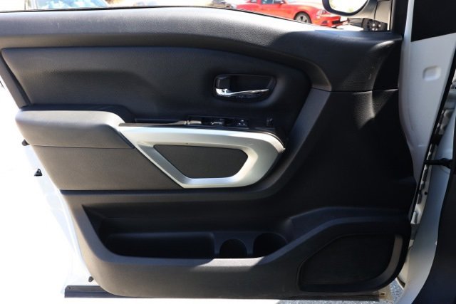 Used 2023 Nissan Titan SV image 22
