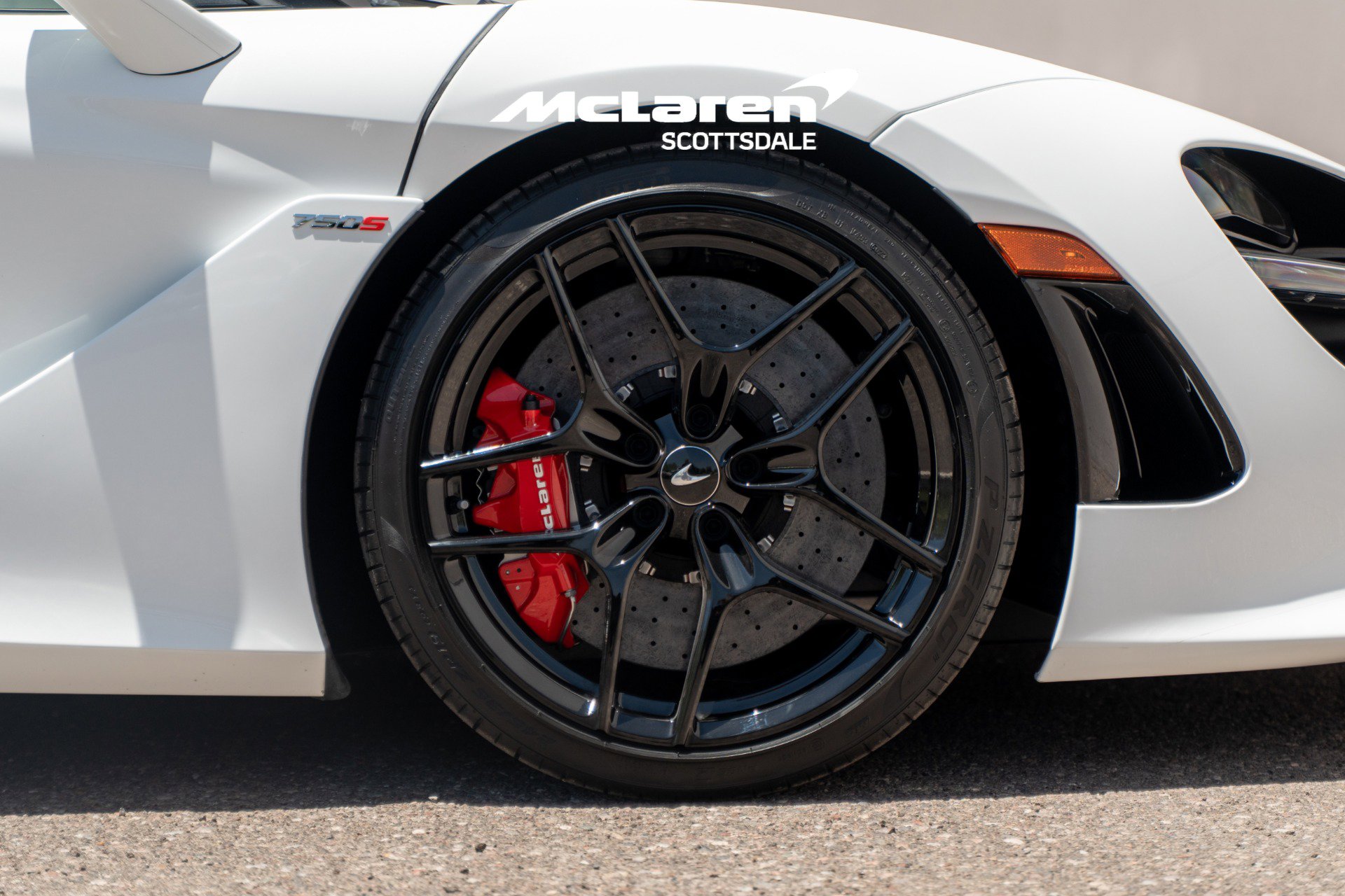 Used 2024 McLaren 750S RWD image 30