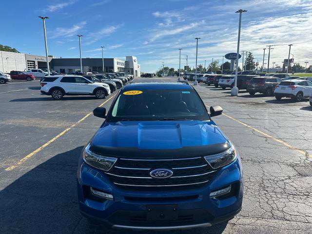 Certified 2023 Ford Explorer XLT w/ Equipment Group 202A AWD/4WD image 3