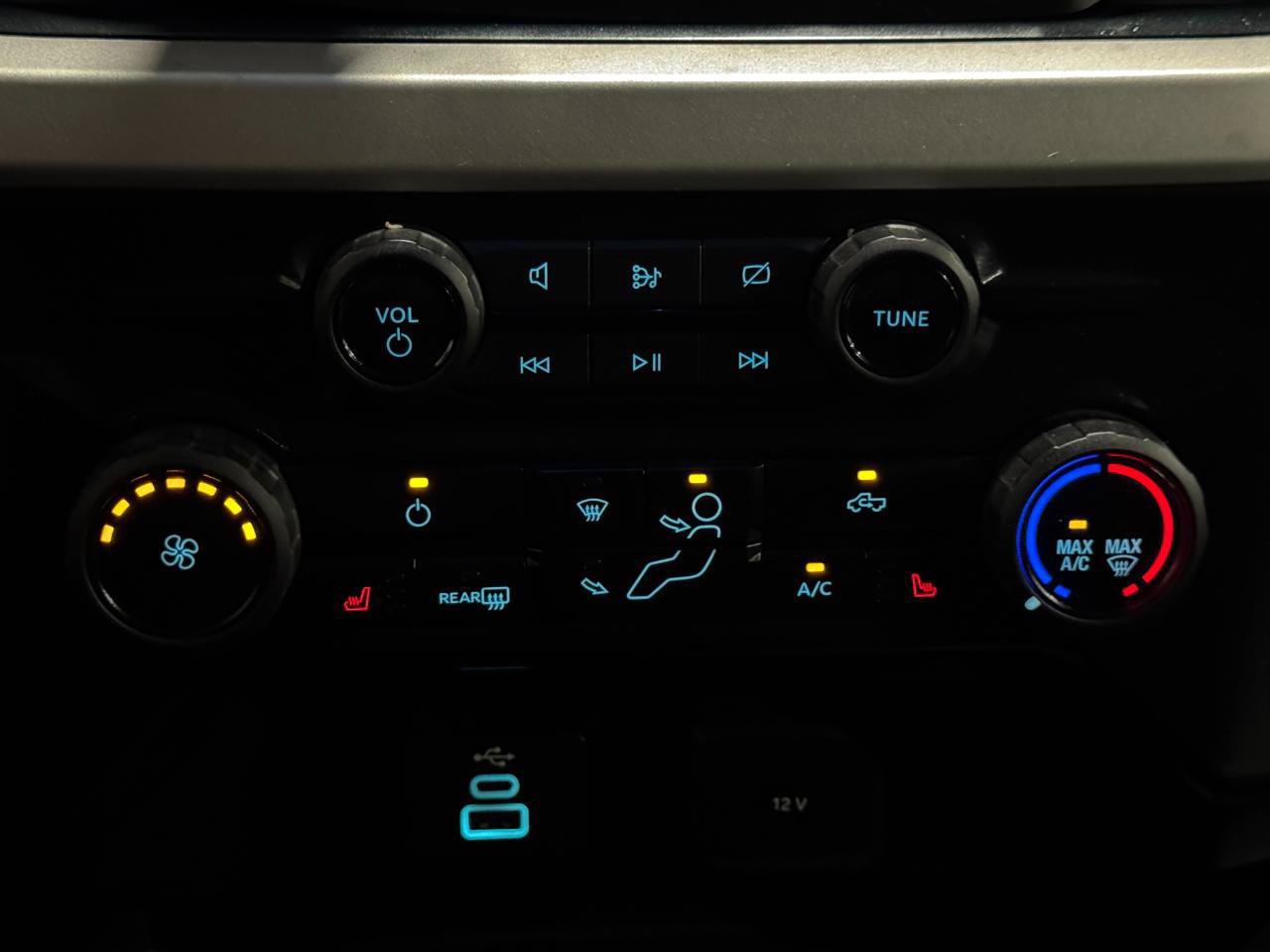 Used 2024 Ford F550 4x4 Crew Cab Super Duty w/ XLT Value Package image 28