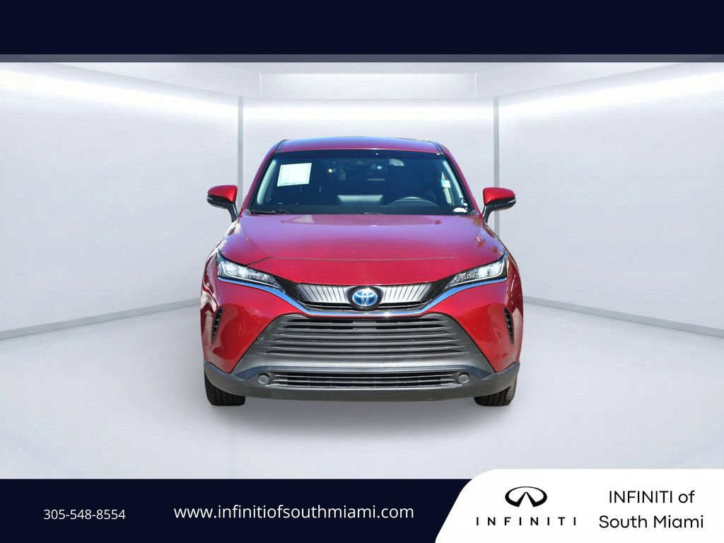 Used 2022 Toyota Venza LE image 2