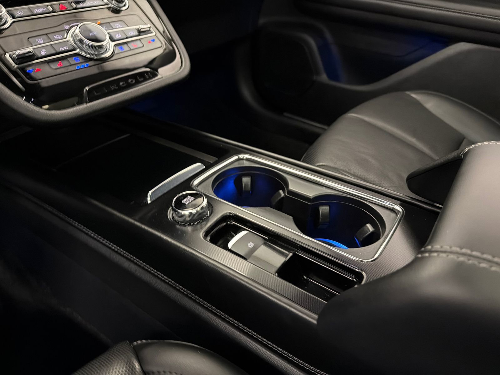 Used 2022 Lincoln Corsair AWD w/ Premium Package image 30