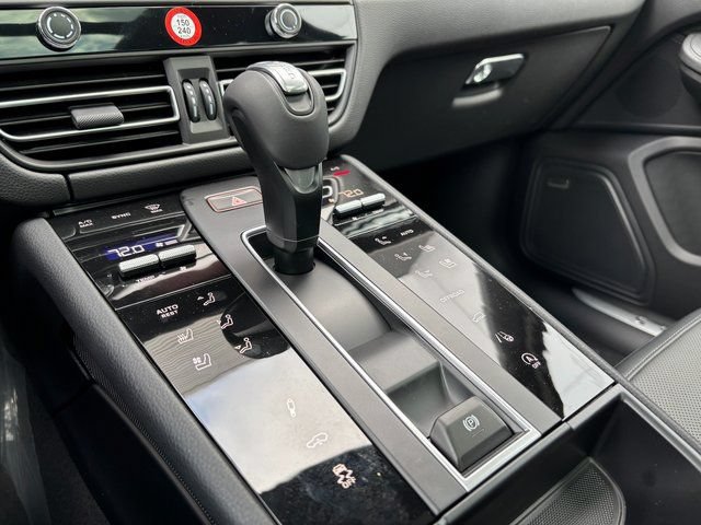 Certified 2026 Porsche Macan S AWD/4WD image 21