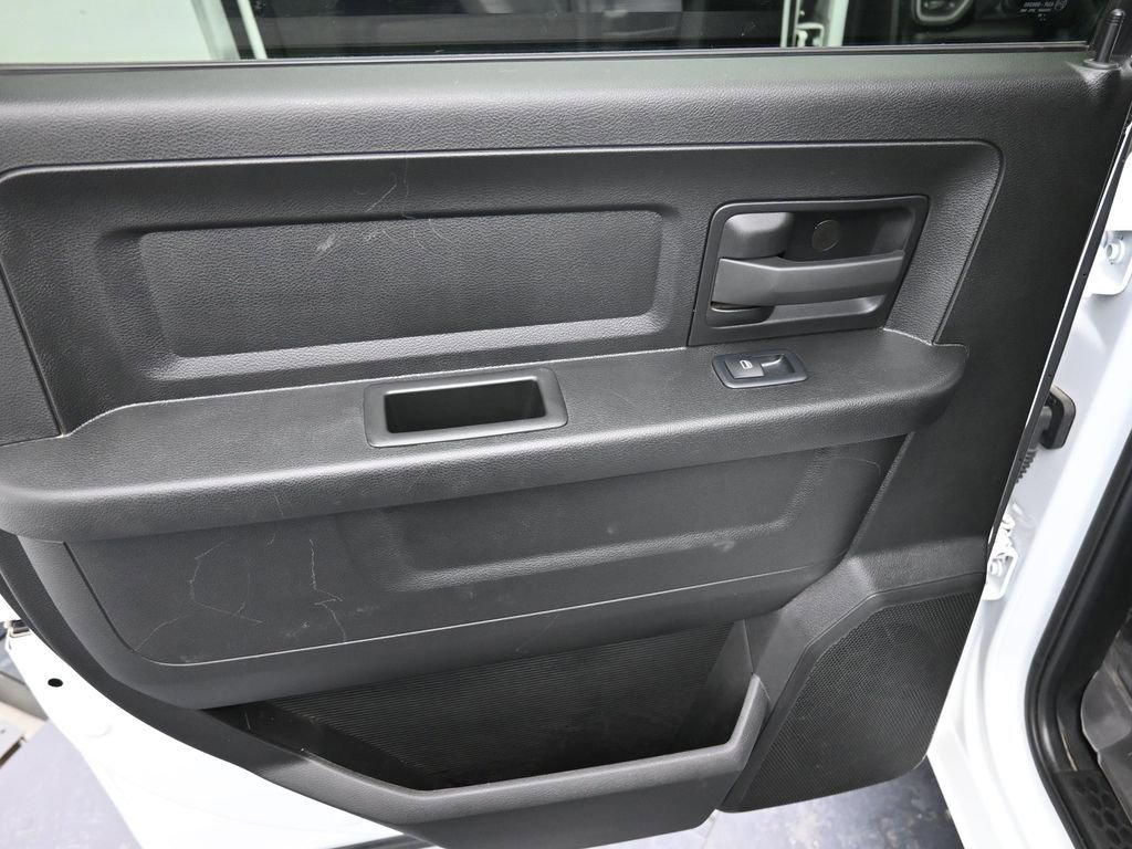 Used 2024 RAM 3500 Tradesman w/ Chrome Appearance Group image 12