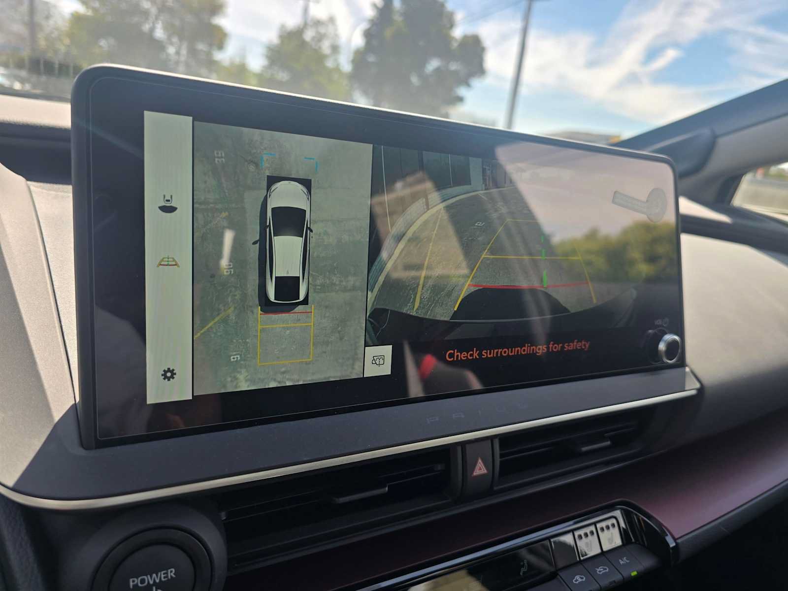 New 2026 Toyota Prius Plug-In Hybrid FWD image 29