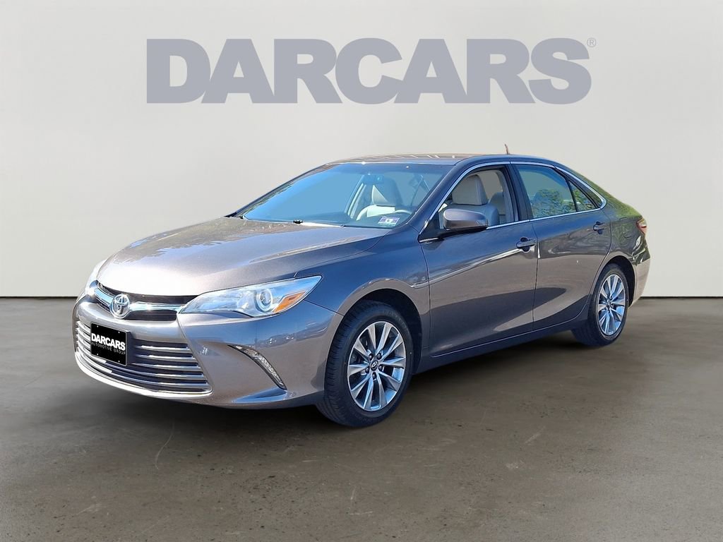 Used 2017 Toyota Camry XLE FWD image 3