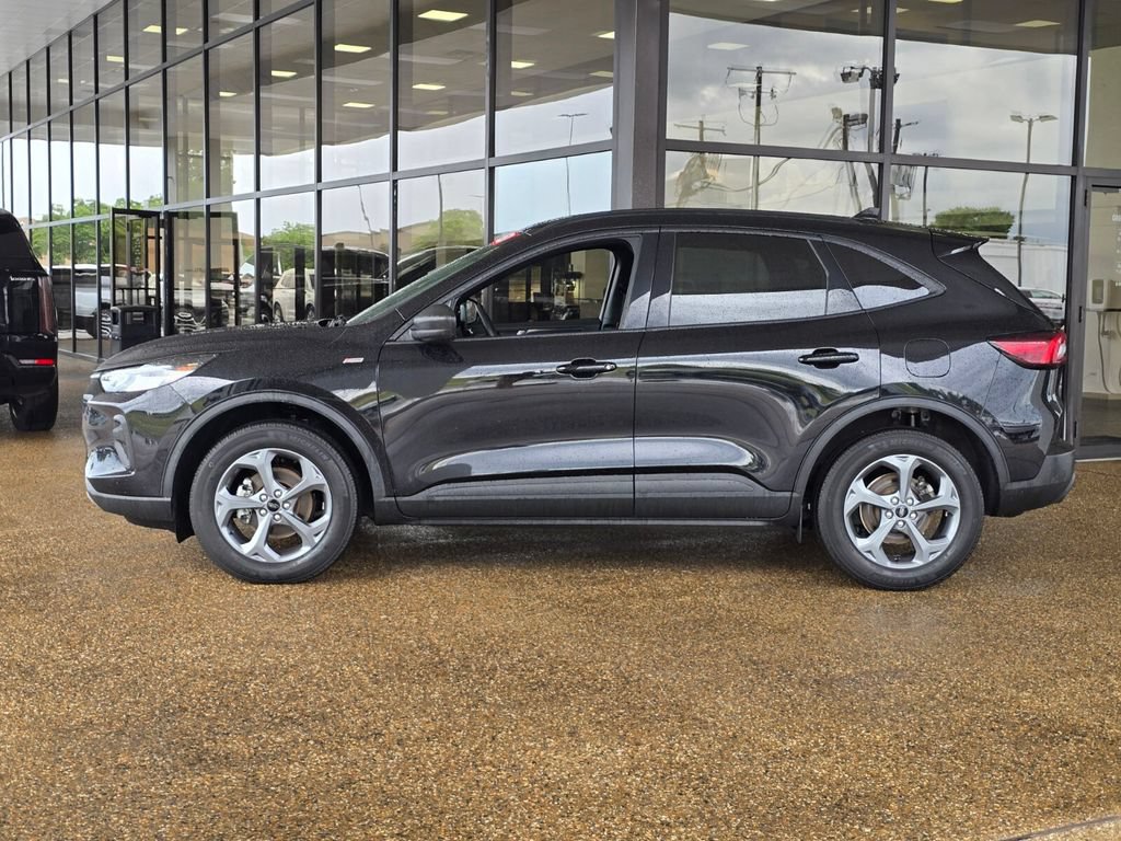 Used 2025 Ford Escape ST-Line AWD/4WD image 2