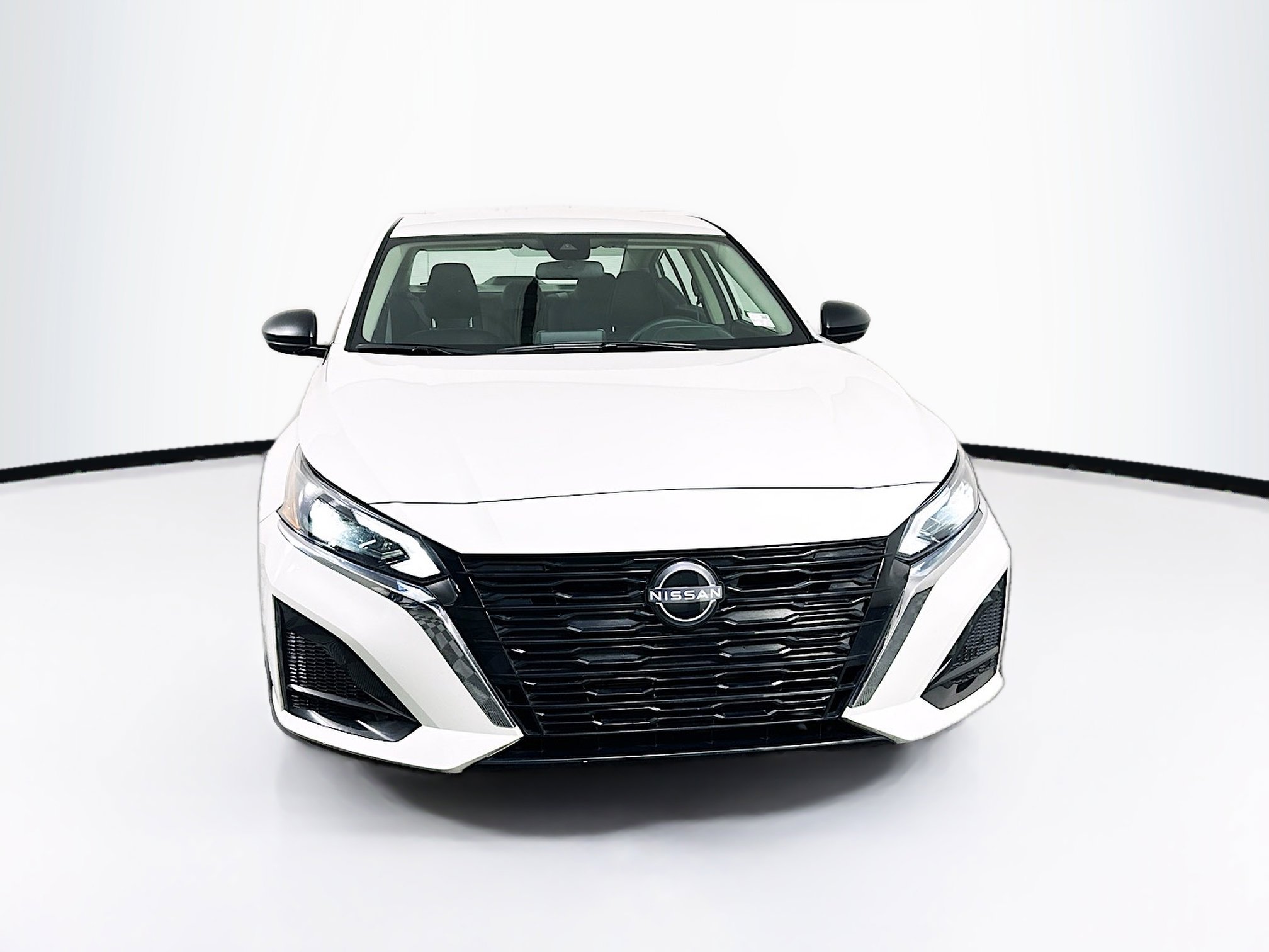 Used 2025 Nissan Altima 2.5 SV image 2