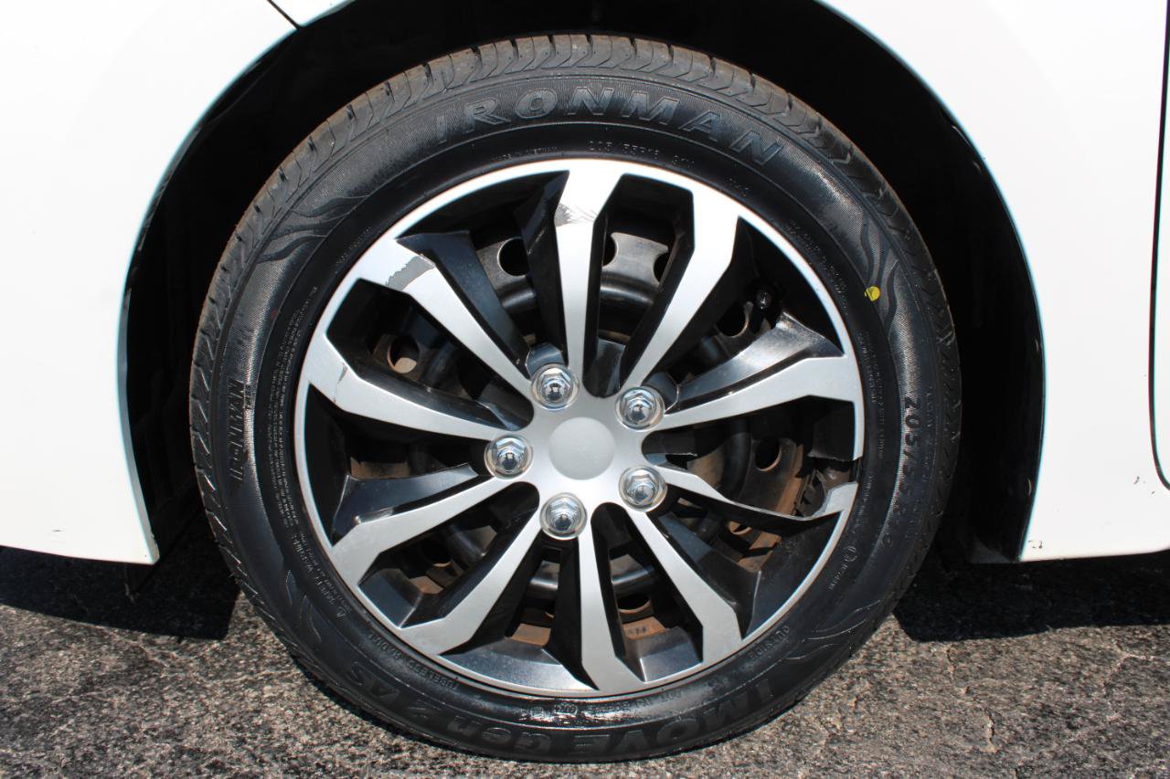 Used 2019 Toyota Corolla LE FWD image 46