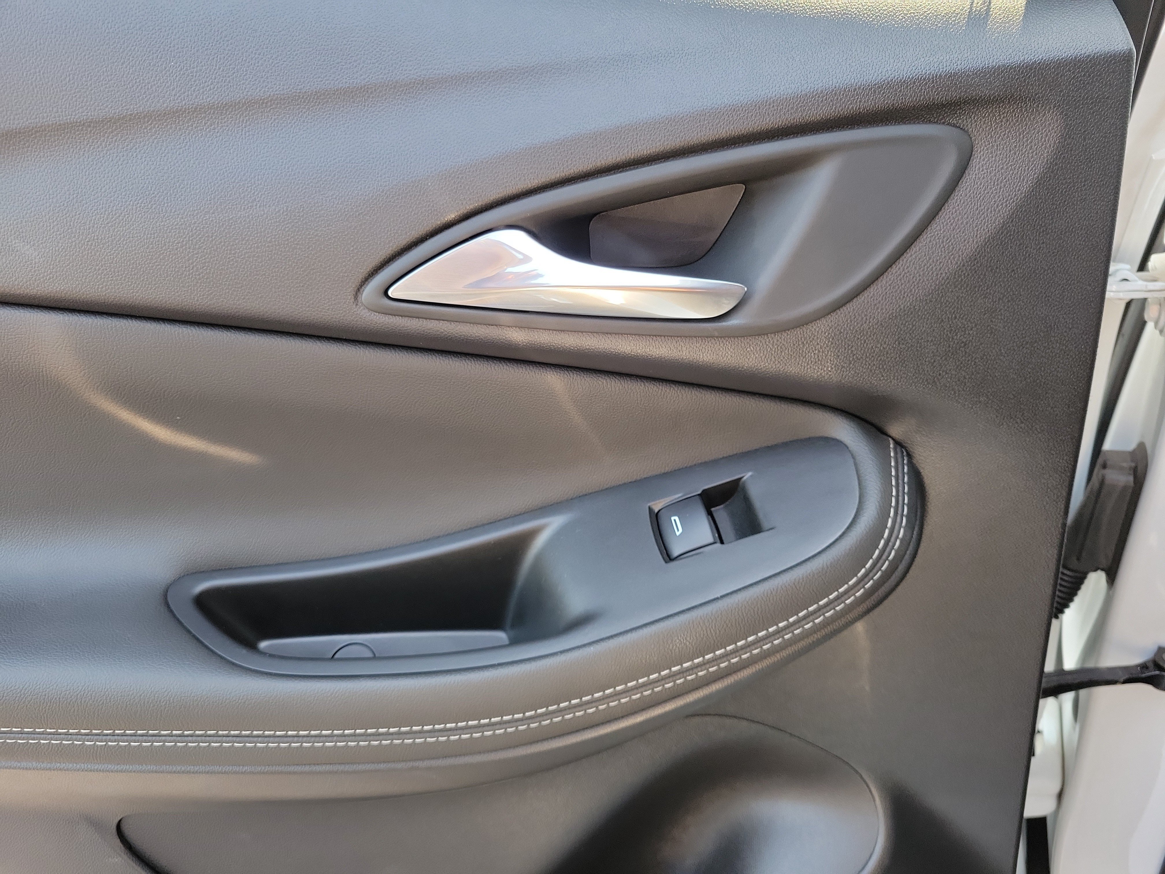 Used 2024 Buick Encore GX Preferred FWD image 12