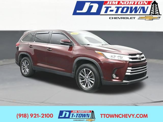 Used 2019 Toyota Highlander XLE FWD image 1