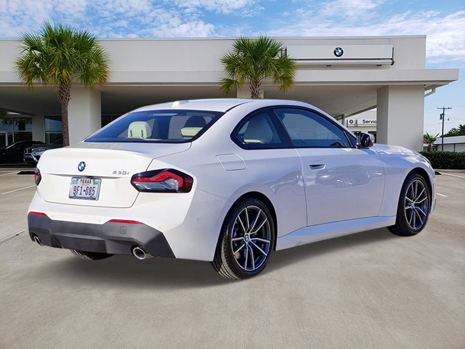 Certified 2025 BMW 230i Coupe w/ Convenience Package RWD image 4