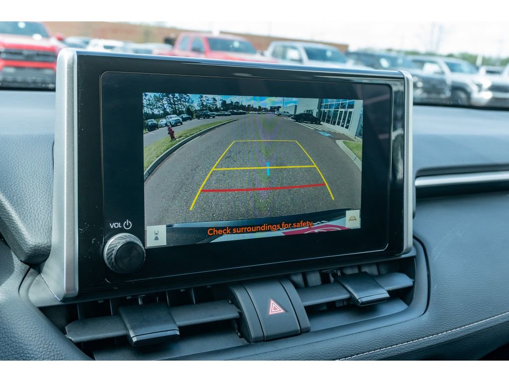 Used 2025 Toyota RAV4 XLE AWD/4WD image 23