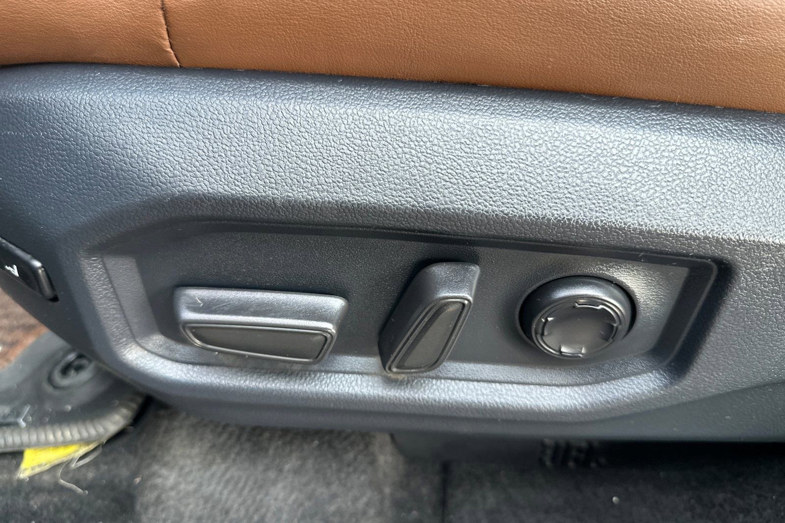 Used 2025 Toyota Tundra 1794 Edition image 12