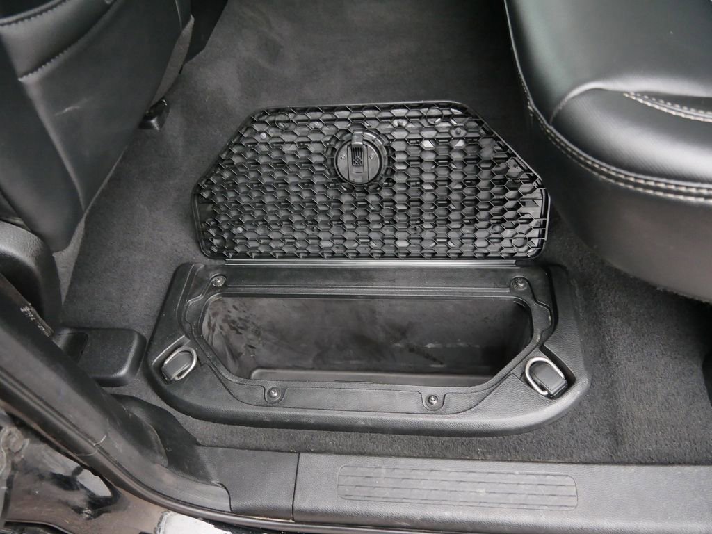 Used 2019 RAM 1500 Sport w/ Black Appearance Package image 12