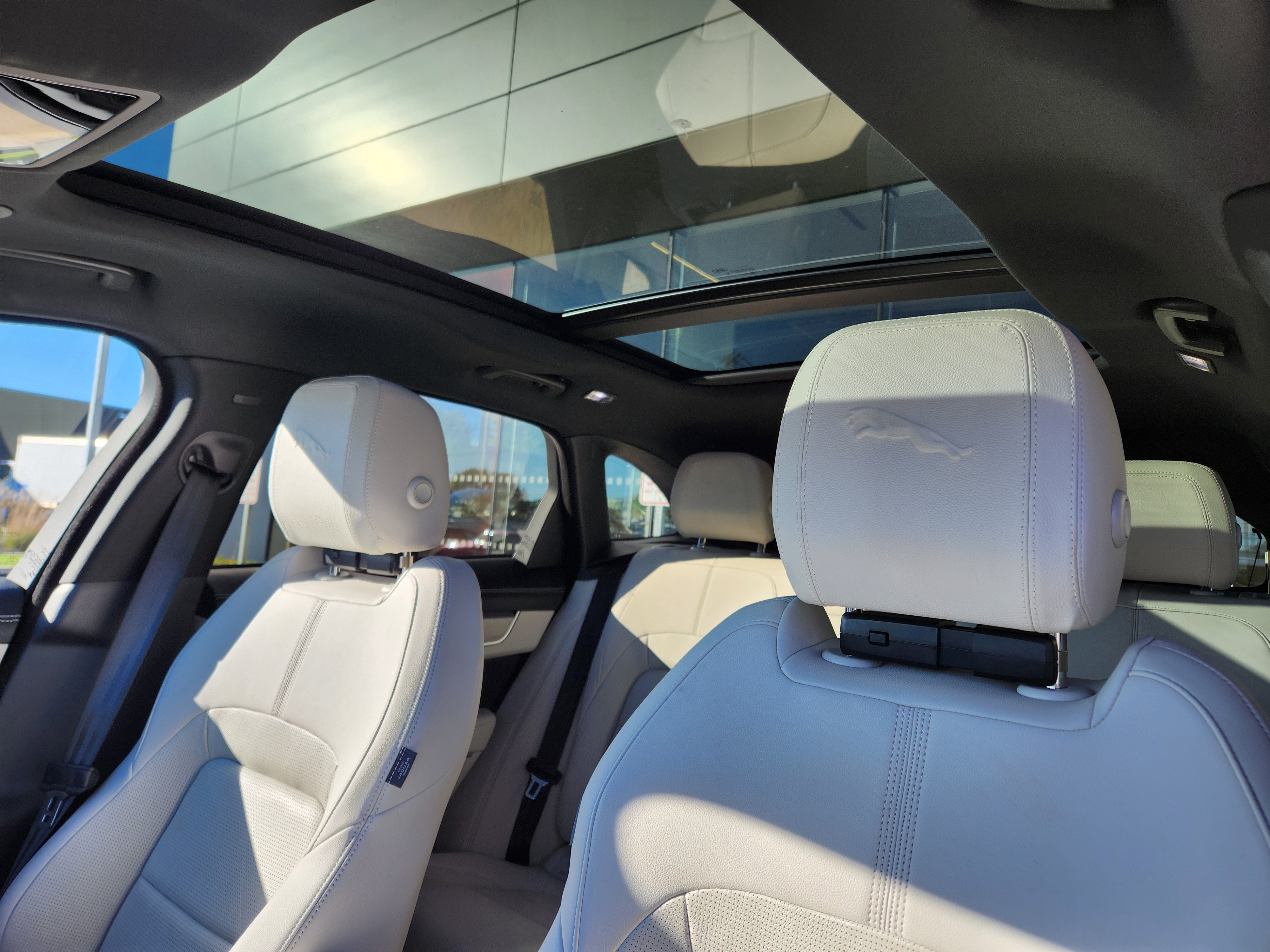 Certified 2025 Jaguar F-PACE R-Dynamic S image 12